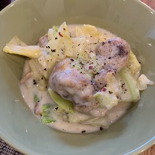 鶏肉とキャベツの豆乳クリーム煮